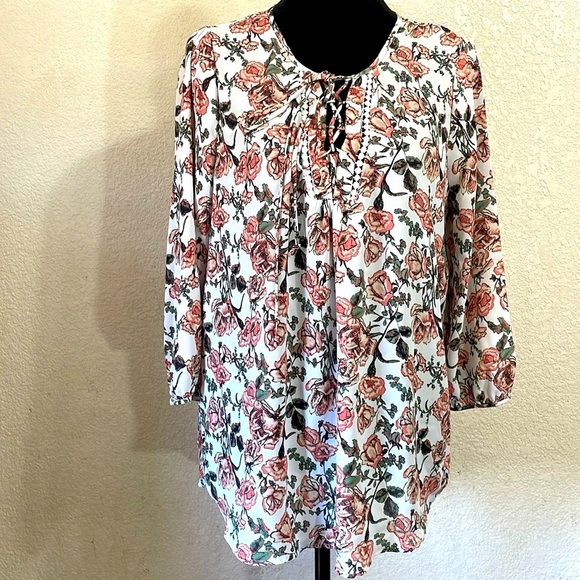 PLEIONE ROSE PATTERN BLOUSE - Picture 1 of 9